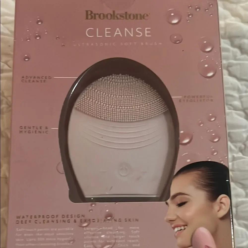 Brookstone Cleanse Ultrasonic Soft Brush - Pink